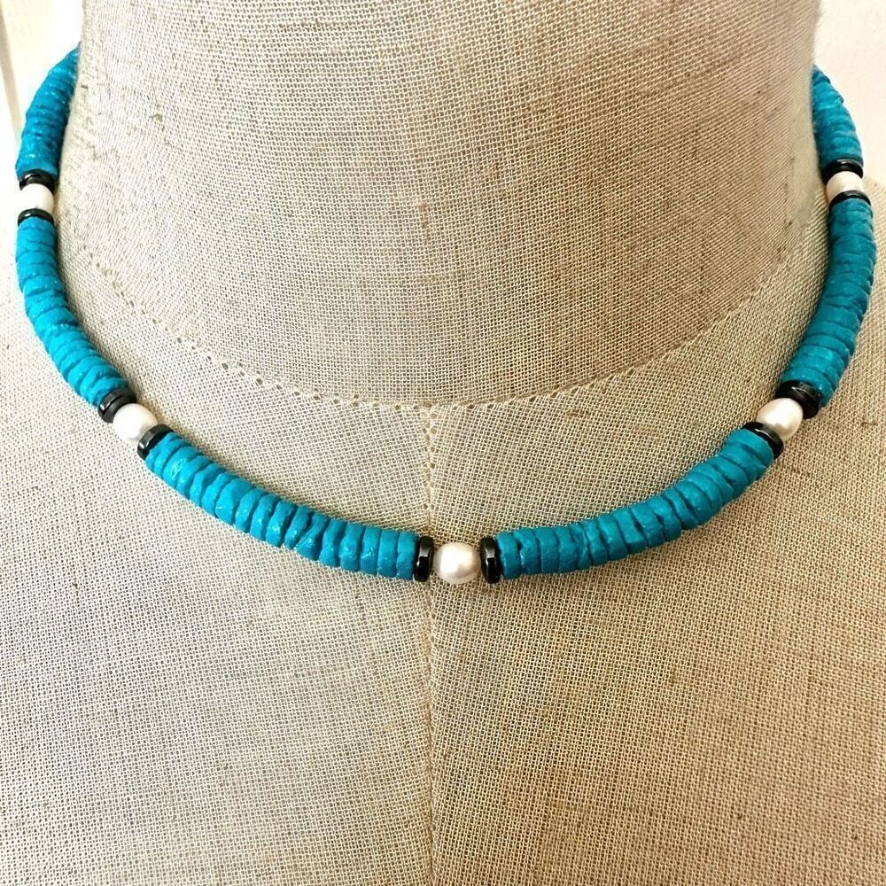 Blue dyed shell faux  pearl choker necklace